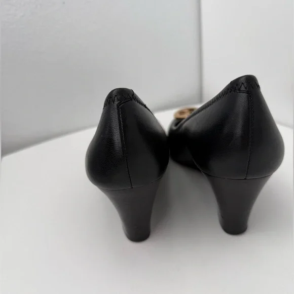 Tory Burch Black and Gold Wedge Shoes size 8 - Picture 5 of 7